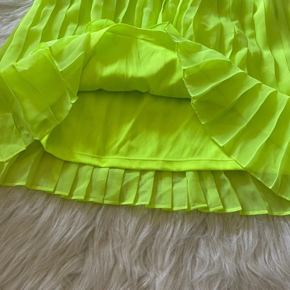 Sparkle & Fade UO Neon Yellow Pleated Skirt MEDIUM - Picture 5 of 8